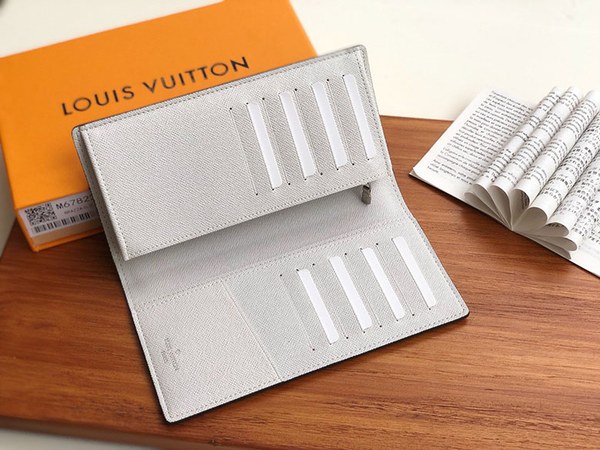 루이비통 장지갑 M67823봄신상