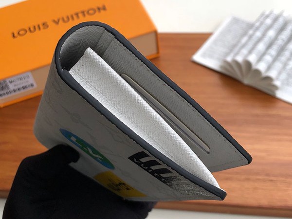 루이비통 장지갑 M67823봄신상