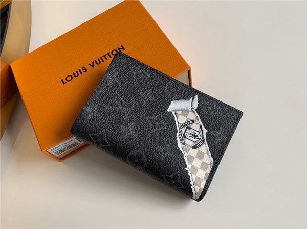 루이비통 여권지갑 M64411-1 신상