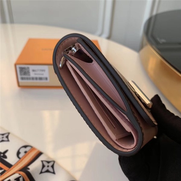 루이비통 트위스트 지갑신상