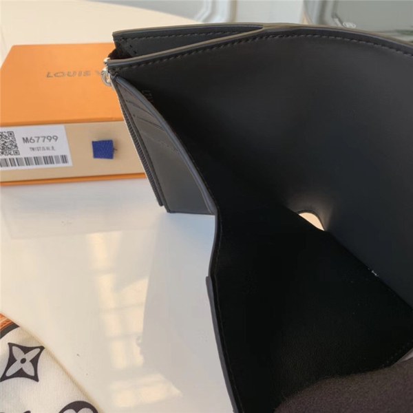 루이비통 트위스트 지갑신상