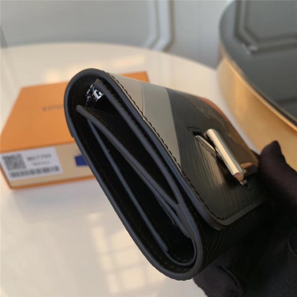 루이비통 트위스트 지갑신상