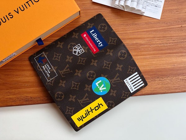 루이비통 장지갑 M67823 봄신상