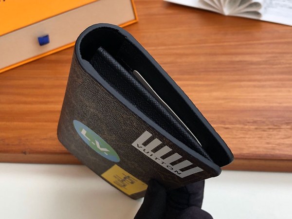 루이비통 장지갑 M67823 봄신상