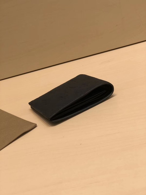 루이비통 2020 남여공용 레더 반지갑,LOUW0393,Size(11cm),블랙