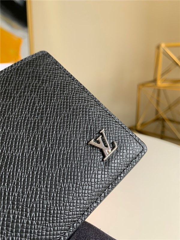 21위 Louis Vuitton  루이비통 멀티플 반지갑 M30295 2020/신상