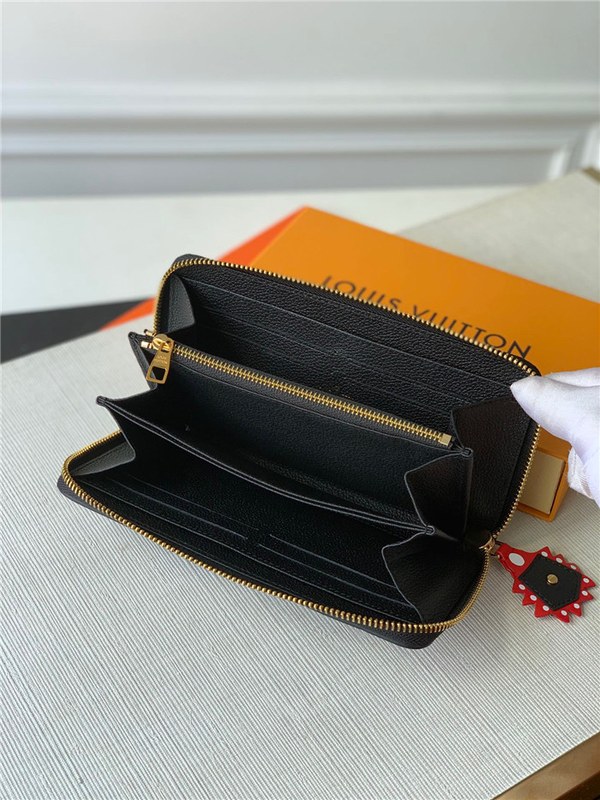 22위 Louis Vuitton 루이비통 조에 지퍼 장지갑