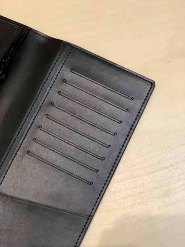 루이비통 2020 남성용 레더 장지갑,LOUW0394,Size(19cm),블랙