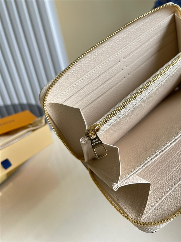 Louis Vuitton  루이비통 앙프렝뜨 지퍼 월릿 M80402