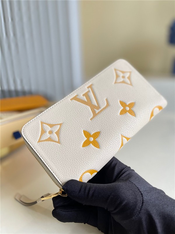 Louis Vuitton  루이비통 앙프렝뜨 지퍼 월릿 M80402