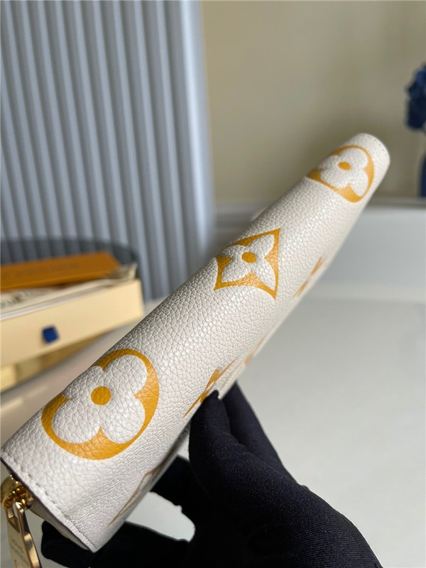 Louis Vuitton  루이비통 앙프렝뜨 지퍼 월릿 M80402