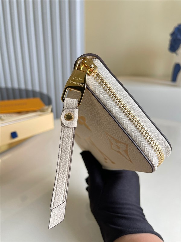 Louis Vuitton  루이비통 앙프렝뜨 지퍼 월릿 M80402