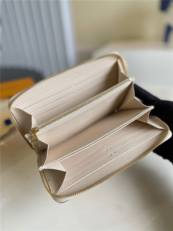 Louis Vuitton  루이비통 앙프렝뜨 지퍼 월릿 M80402