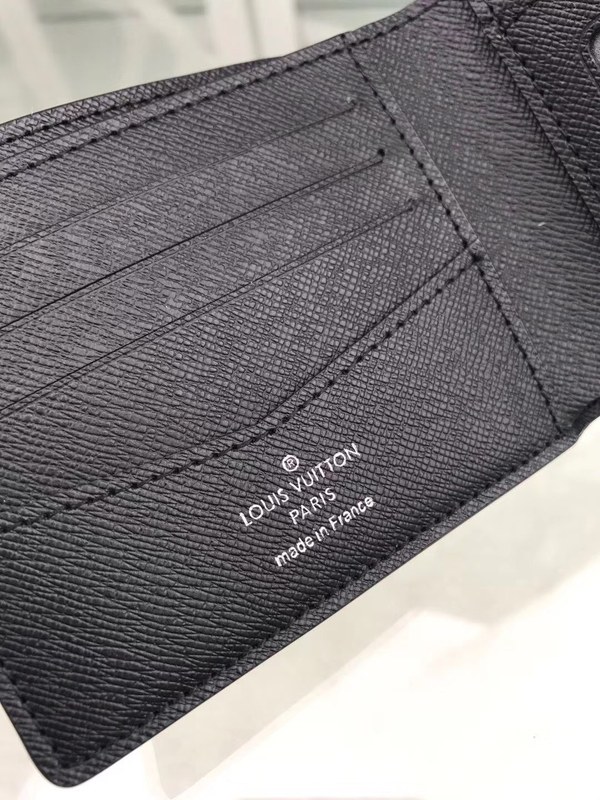 4위 Louis Vuitton 루이비통 반지갑 M64002