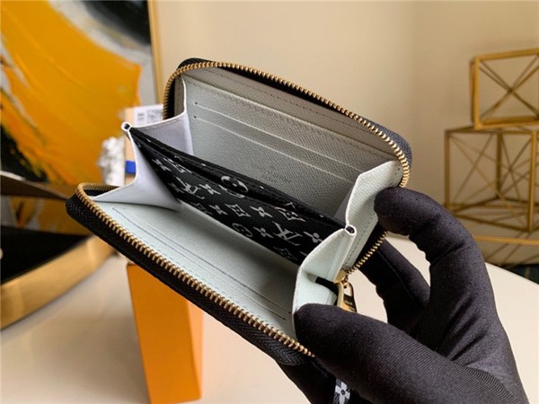 Louis Vuitton 루이비통 크래프티 지피 코인 지갑