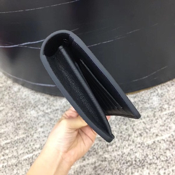 루이비통 타이가 브라짜 장지갑 M32572