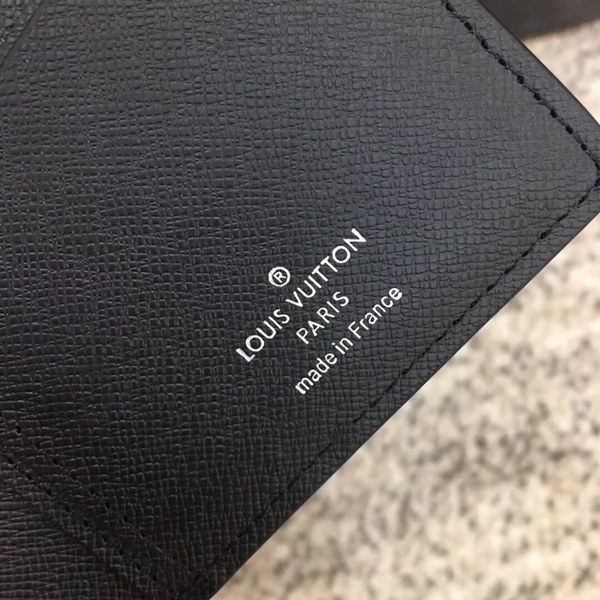 루이비통 타이가 브라짜 장지갑 M32572