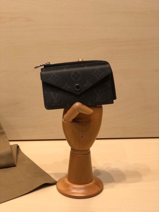 Louis Vuitton 2020 Coin Purse / Card Purse , M60167