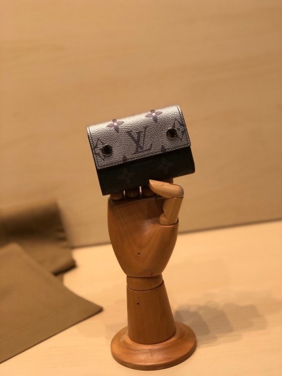 루이비통 2020 남여공용 디스커버리 컴팩트 월릿 ,LOUW0472, Size(9.7cm),블랙실버