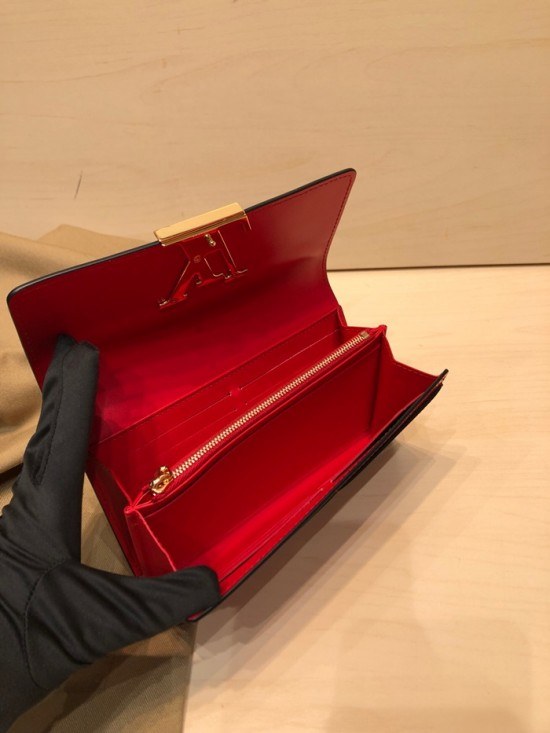 Louis Vuitton 2020 Ladies Leather Wallet ,M64550