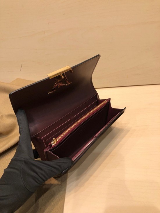 Louis Vuitton 2020 Ladies Leather Wallet ,M64550