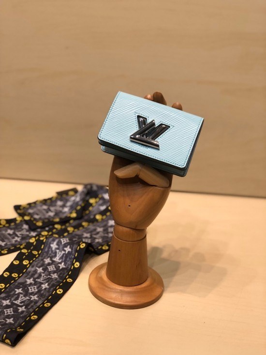 루이비통 2020 트위스트 카드지갑, LOUW0462, Size(10cm),스카이블루