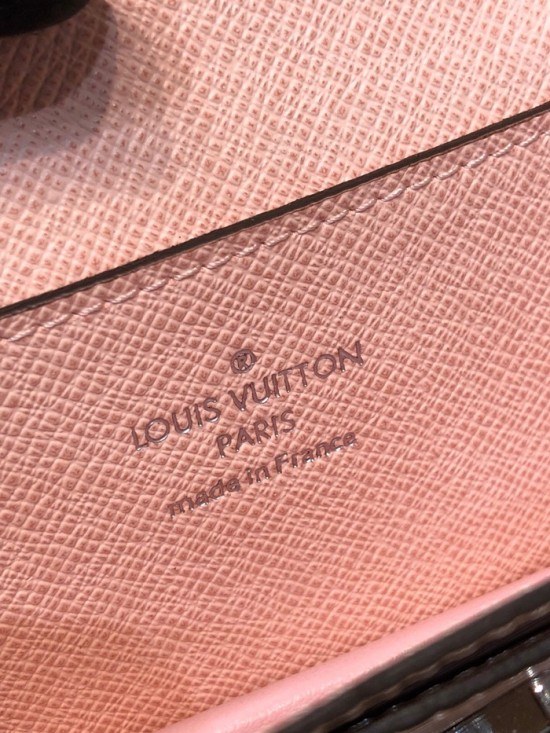 Louis Vuitton 2020 Twist Card Wallet ,M68681