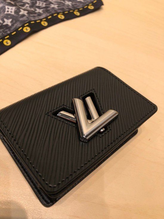 Louis Vuitton 2020 Twist Card Wallet ,M68681