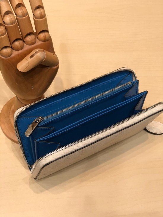 루이비통 2020 지퍼 장지갑 LOUW0457.Size(19CM).화이트
