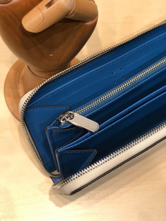 루이비통 2020 지퍼 장지갑 LOUW0457.Size(19CM).화이트
