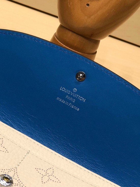 루이비통 2020 마히나 아이리스 장지갑 LOUW0456.Size(19CM).화이트