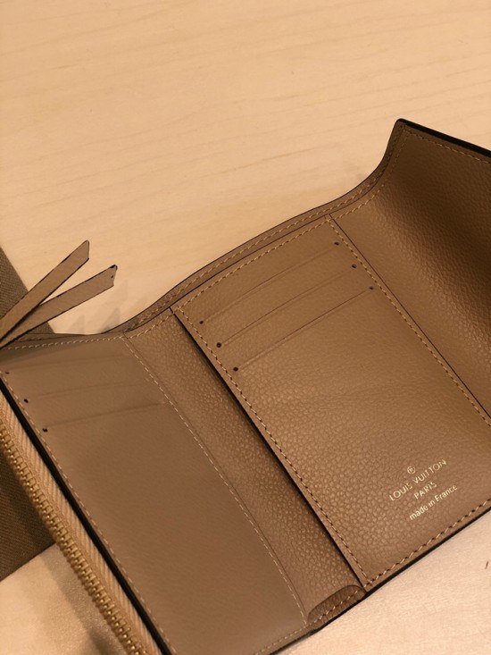 Louis Vuitton 2020 Womens Leather Wallet ,M64577