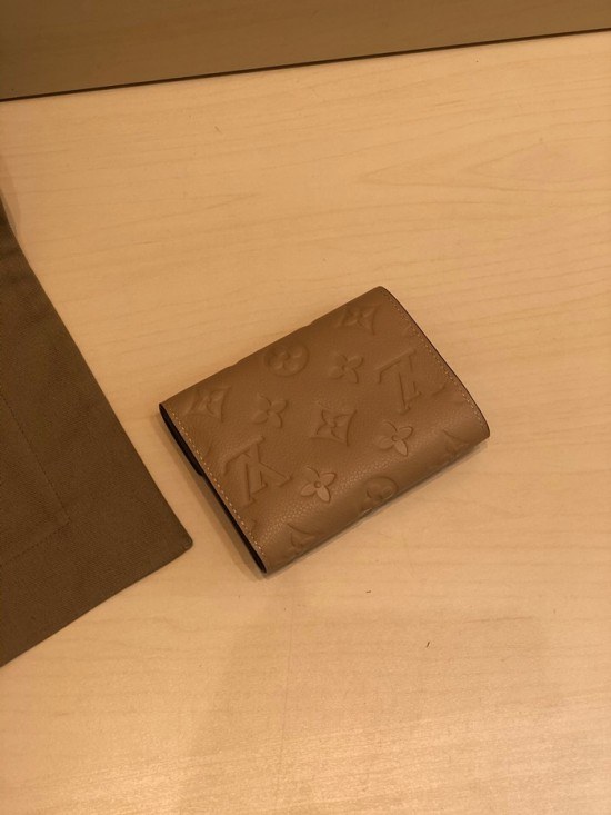 Louis Vuitton 2020 Womens Leather Wallet ,M64577