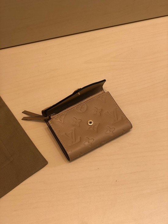 Louis Vuitton 2020 Womens Leather Wallet ,M64577