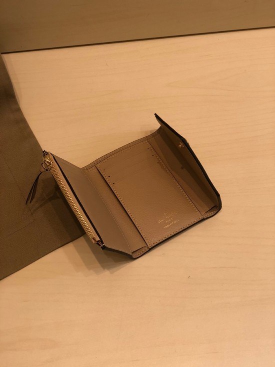 Louis Vuitton 2020 Womens Leather Wallet ,M64577