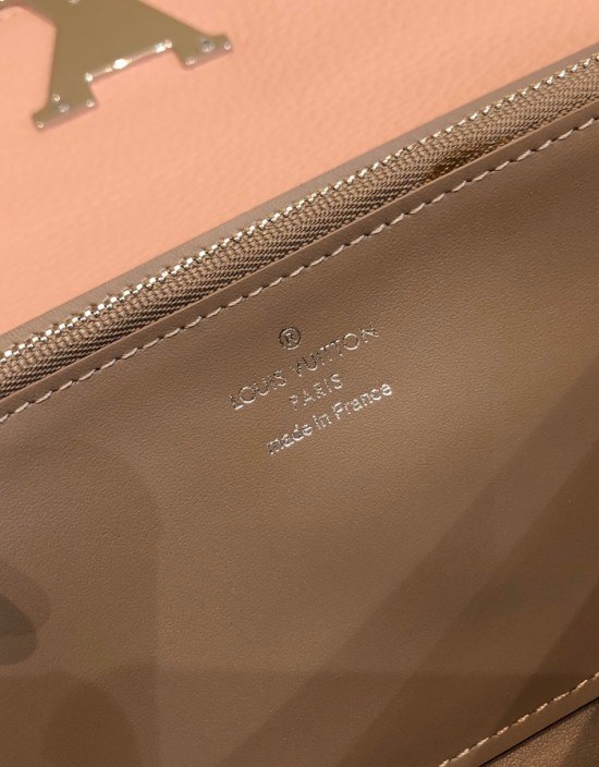 Louis Vuitton 2020 Capucines Womens Leather Wallet ,M61249