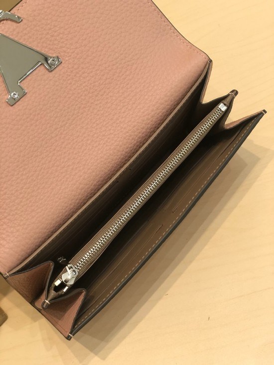 Louis Vuitton 2020 Capucines Womens Leather Wallet ,M61249