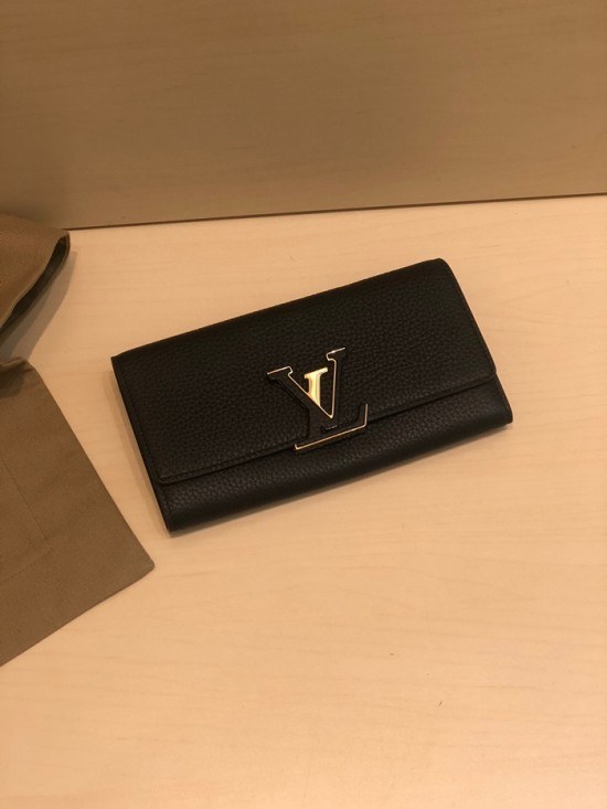 Louis Vuitton 2020 Capucines Womens Leather Wallet ,M61249