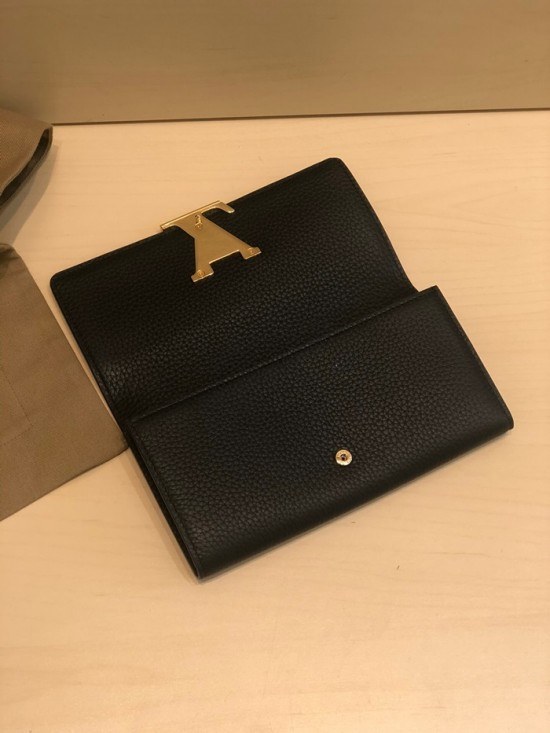 Louis Vuitton 2020 Capucines Womens Leather Wallet ,M61249