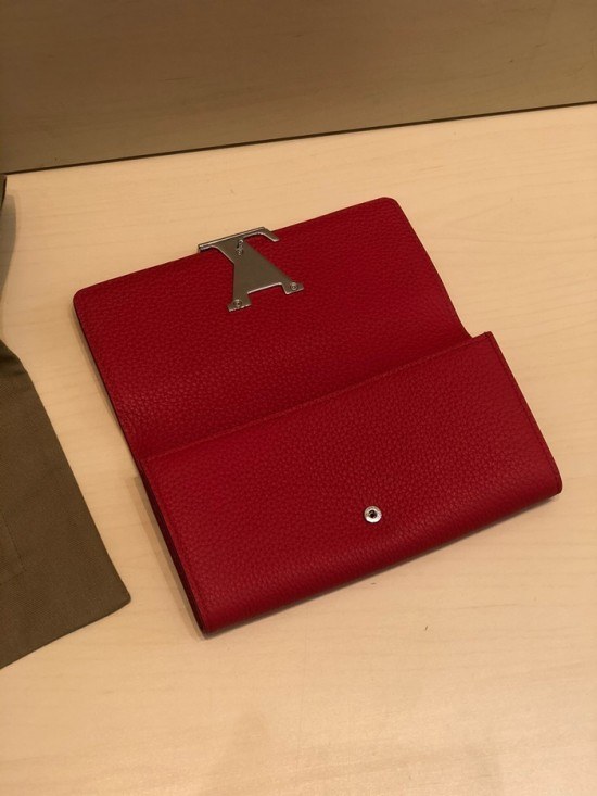 Louis Vuitton 2020 Capucines Womens Leather Wallet ,M61249