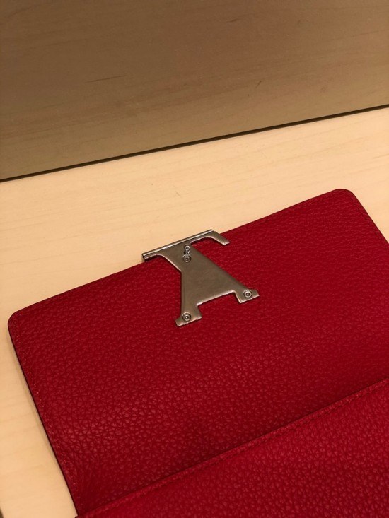 Louis Vuitton 2020 Capucines Womens Leather Wallet ,M61249