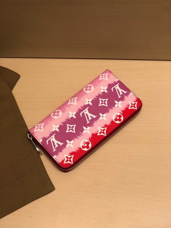 Louis Vuitton 2020 Womens Escale Zippy Wallet ,M69110