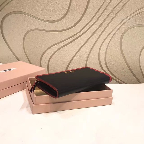 MIUMIU 여성 장지갑 5ML010