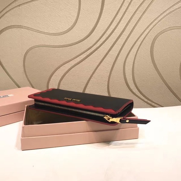 MIUMIU 여성 장지갑 5ML010