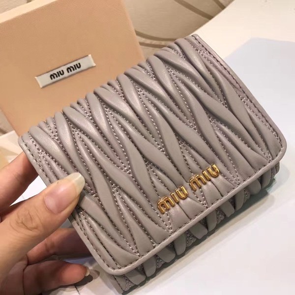 MIUMIU 여성반지갑 5MH016 그레이