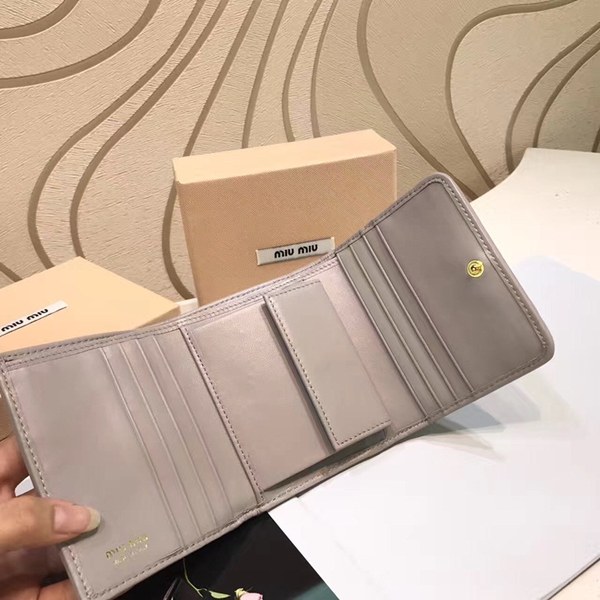 MIUMIU 여성반지갑 5MH016 그레이