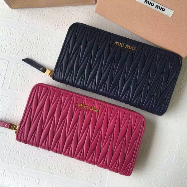 뮤뮤 장지갑 M0506