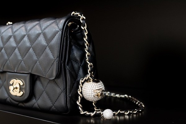 뮤뮤 여권지갑 2MP001 블랙