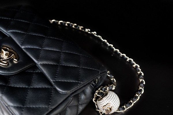 뮤뮤 여권지갑 2MP001 블랙