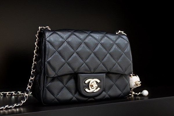 뮤뮤 여권지갑 2MP001 블랙